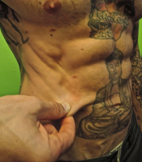 Danny Kavadlo -- Calisthenics Abs. Can you pinch an inch?